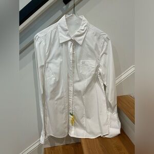 White Cinch shirt. Women’s medium